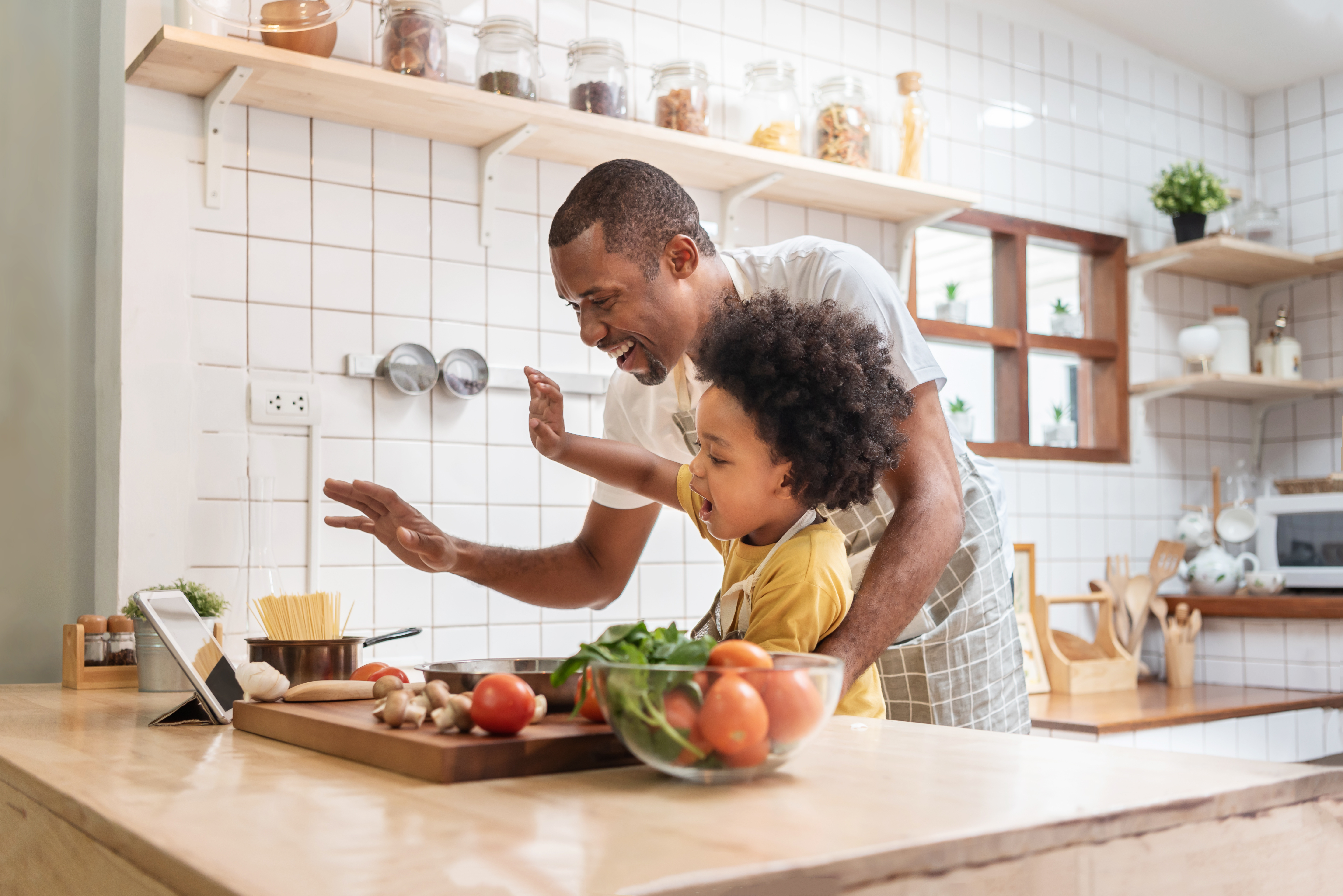 famille qui cuisine