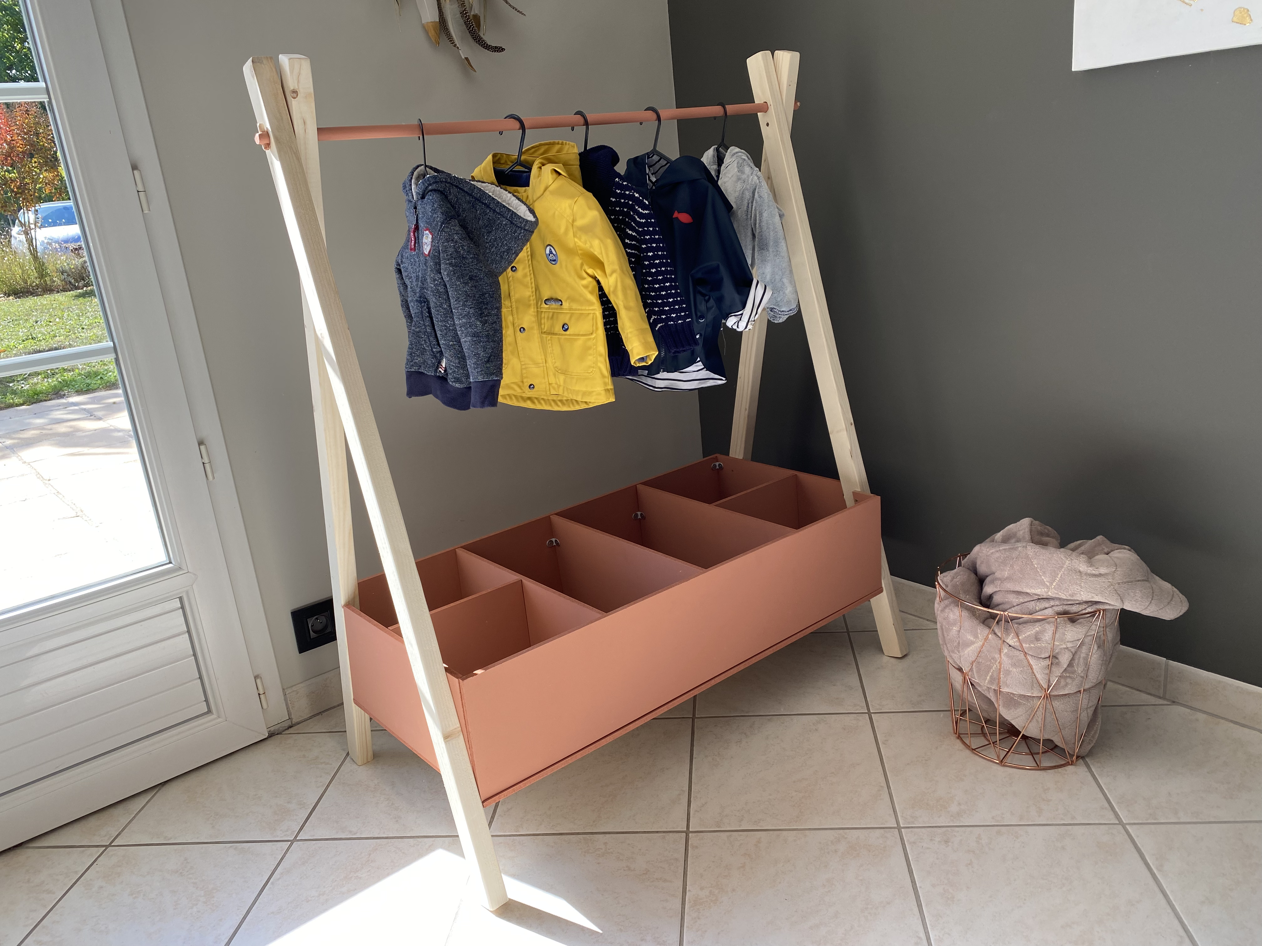 Comment créer un dressing pour enfant ?